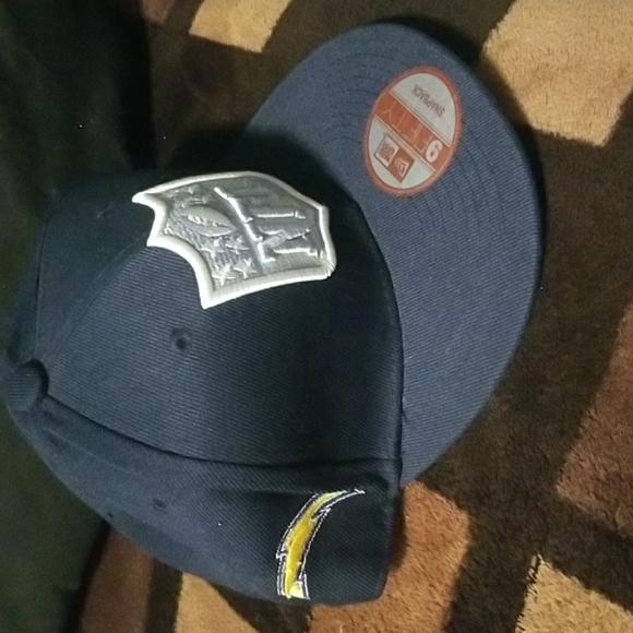 Snapbacks - Picture 1 of 3